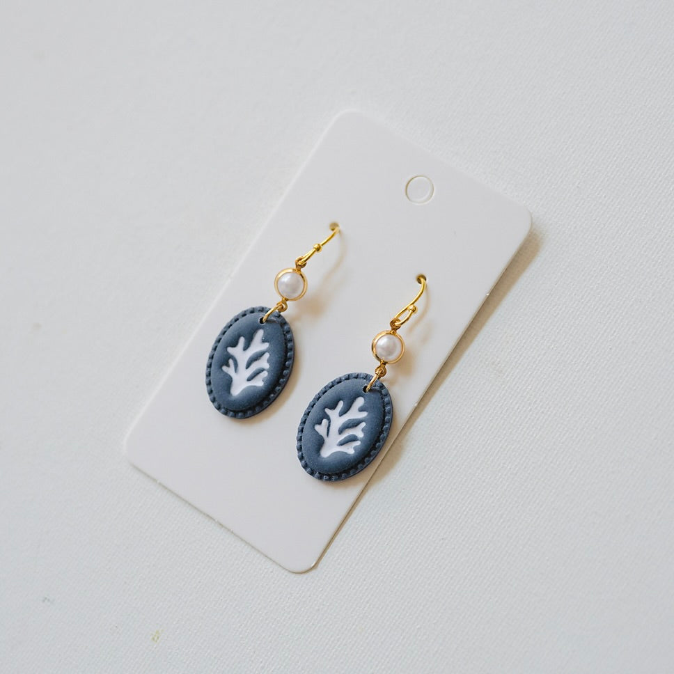 Coastal Cameo