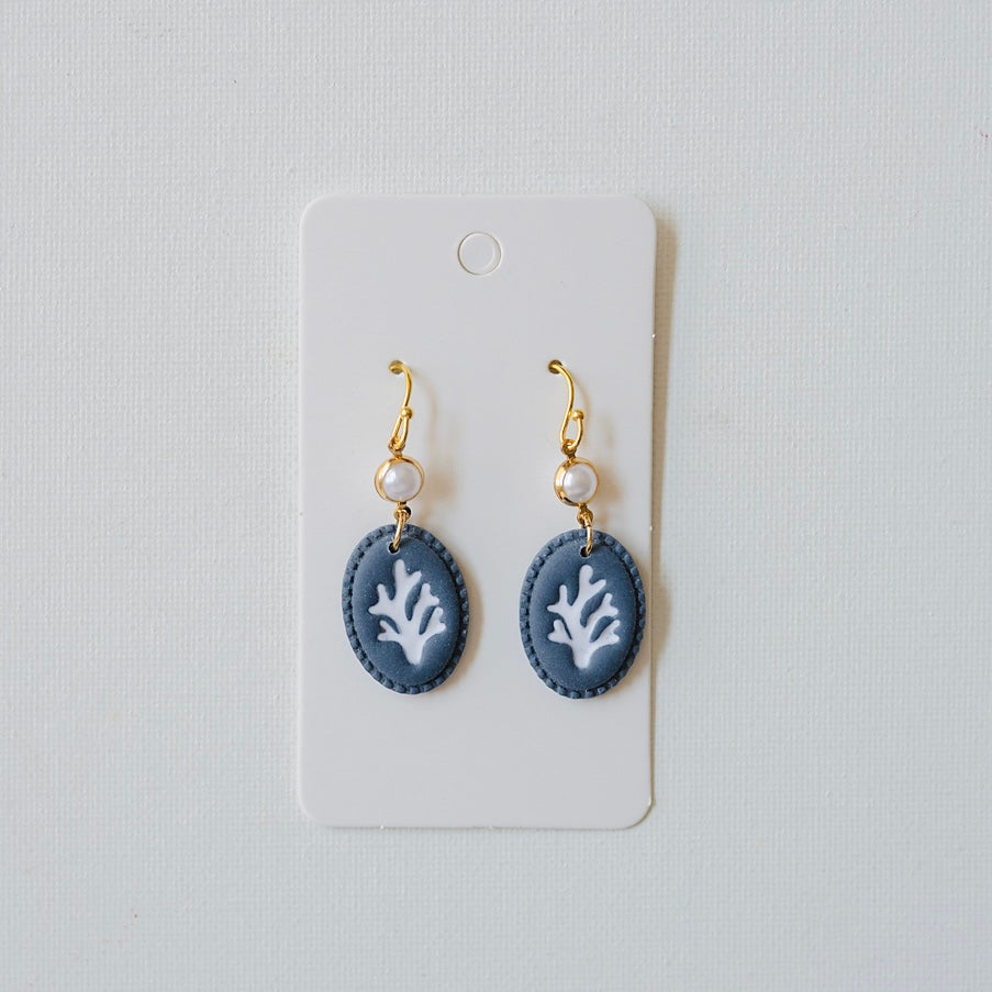Coastal Cameo